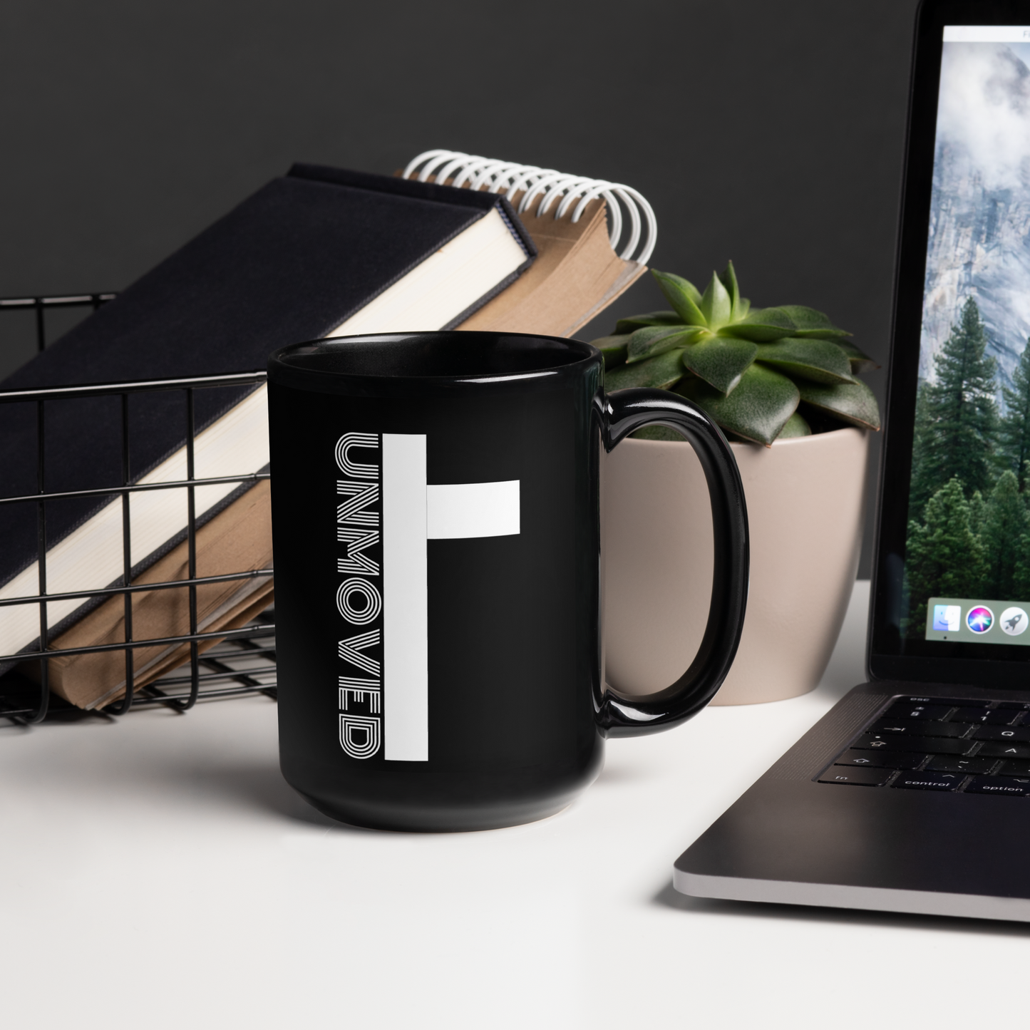 UNMOVED CROSS MUG